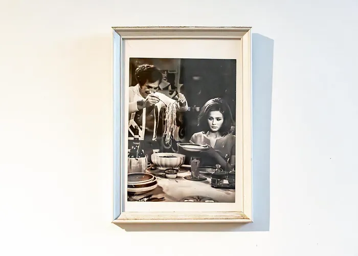 Lion Renting Colosseum * Řím